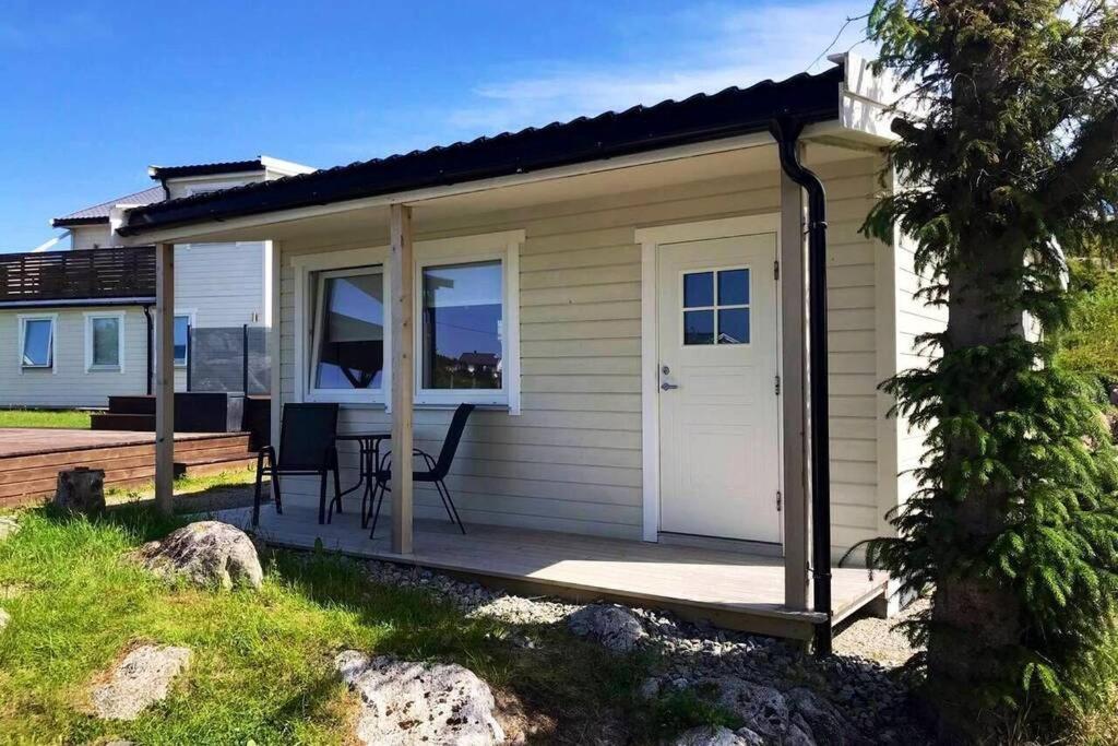 Feriehus Med Sjoutsikt Satra Exterior foto